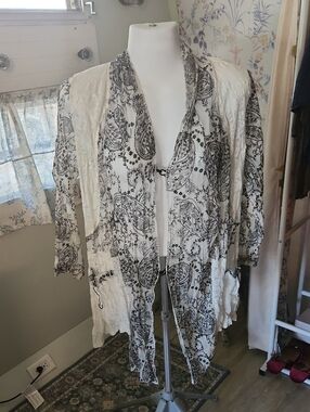 Women's Black and White Paisley Blouse